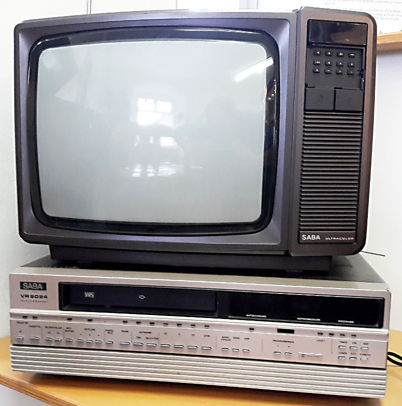 Videorecorder und Fernseher