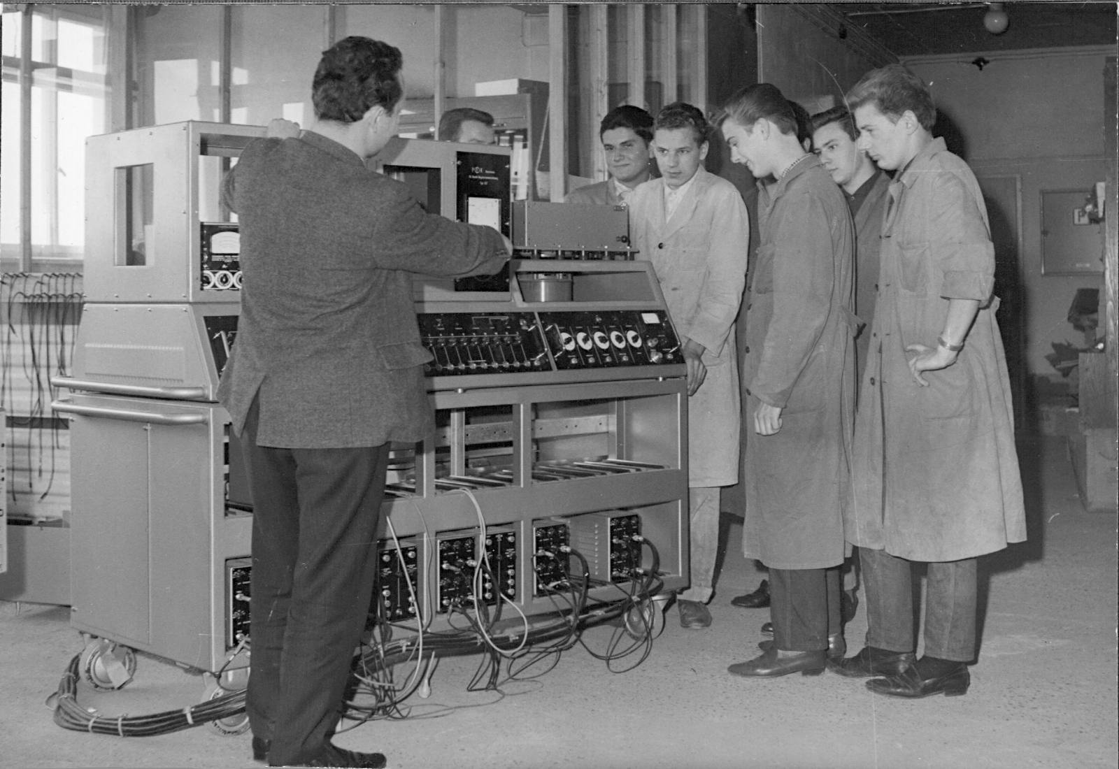 Unbekanntes Gerät der Firma PEK