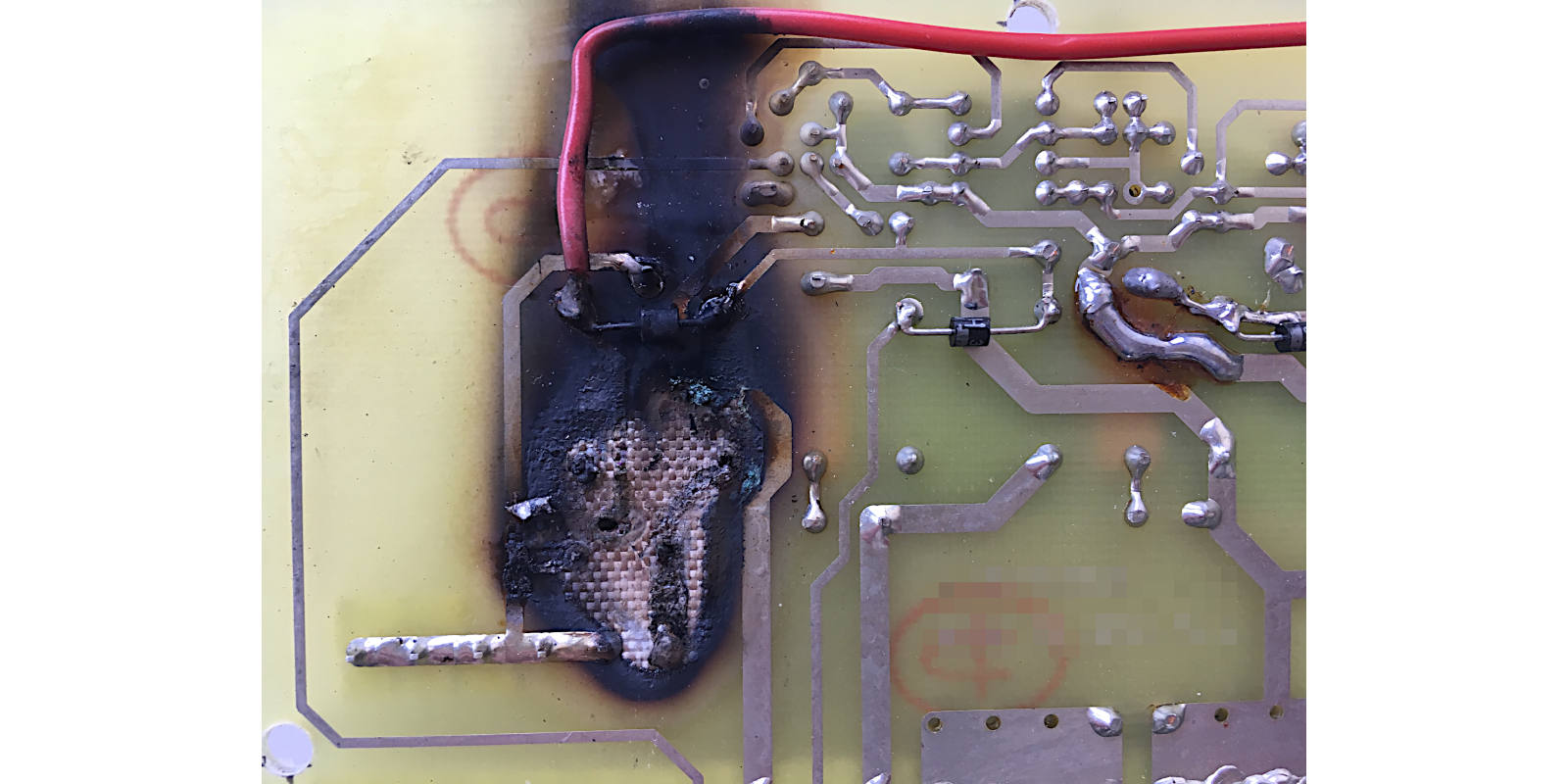 Brand durch thermisch überlasteten VDR